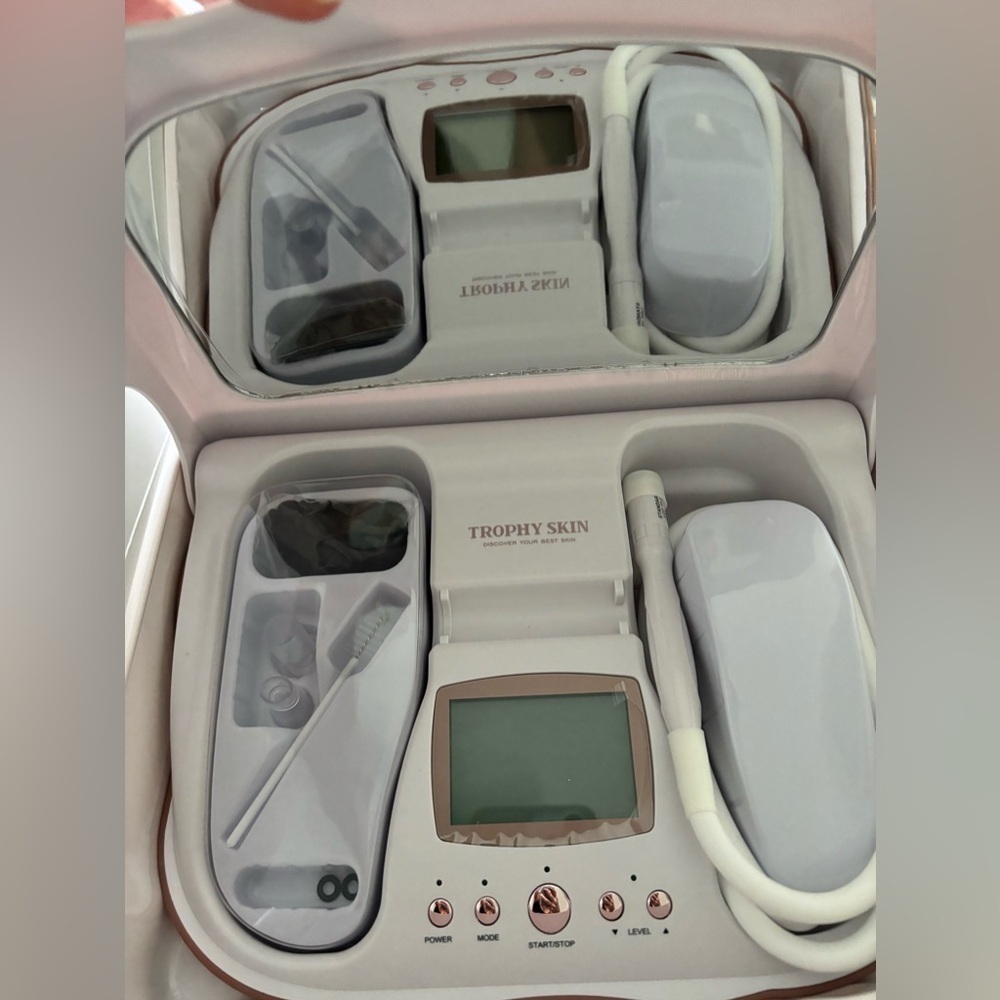 NEW Trophy, SKIN Microderm, MD professional Grade home microdermaabrasion system - Picture 4 of 10
